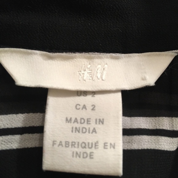 H&M sheer striped sleeveless blouse - Picture 6 of 7